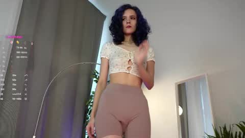 Snapshot of auralana chatting on 10-09-25, 06:55 Lana online show from 10-09-25, 06:55