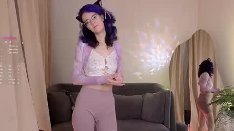 Snapshot of auralana chatting on 10-21-25, 06:58 Lana online show from 10-21-25, 06:58