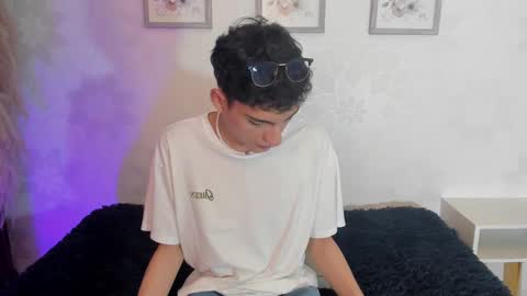 aura online show from 02-01-26, 04:44