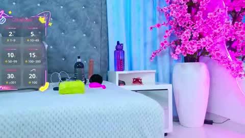 Aura online show from 10-02-25, 07:43