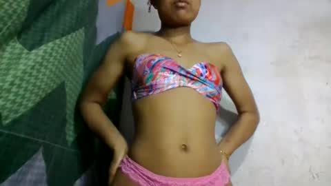 Snapshot of aurelie08 chatting on 06-11-26, 04:16 aurelie08 online show from 06-11-26, 04:16
