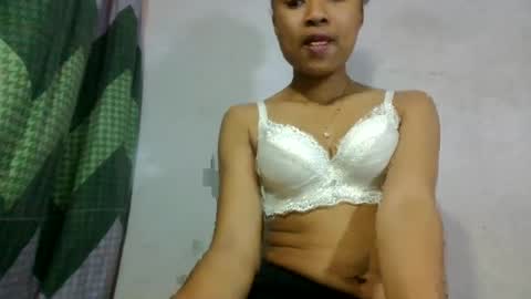 Snapshot of aurelie08 chatting on 06-21-26, 08:39 aurelie08 online show from 06-21-26, 08:39