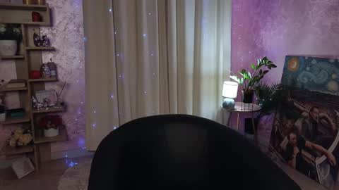 Snapshot of aurora_aksness chatting on 12-16-24, 03:32 Aurora online show from 12-16-24, 03:32