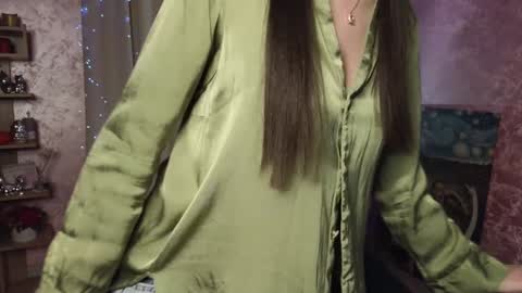 Snapshot of aurora_aksness chatting on 12-23-24, 02:50 Aurora online show from 12-23-24, 02:50