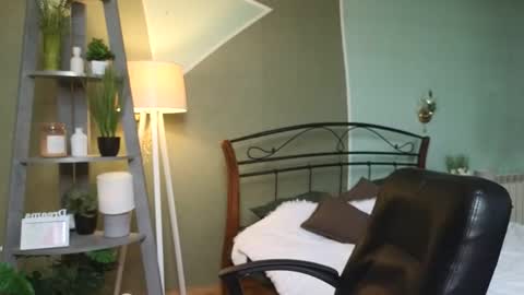 Snapshot of aurora_aksness chatting on 03-05-25, 10:22 Aurora online show from 03-05-25, 10:22