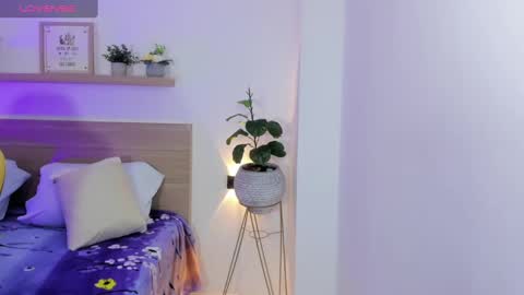 aurora_rodriguez online show from 12-20-24, 01:43