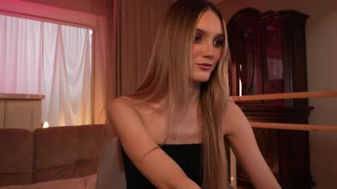 Snapshot of aurora_the_ballerina chatting on 03-30-26, 07:20 Aurora online show from 03-30-26, 07:20