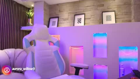aurora_willow9 online show from 11-27-25, 02:57
