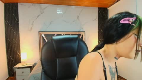 Aurora Diaz online show from 03-30-26, 11:44