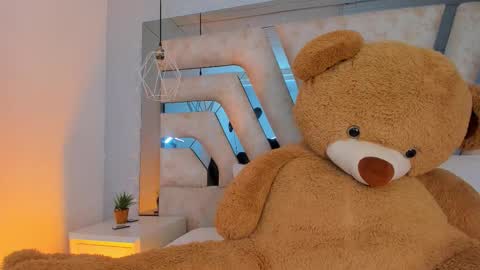 Aurora  online show from 01-18-26, 07:17