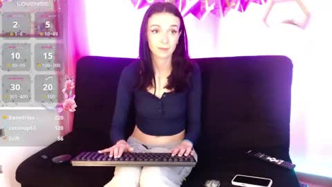 aurorahans online show from 05-17-26, 08:49