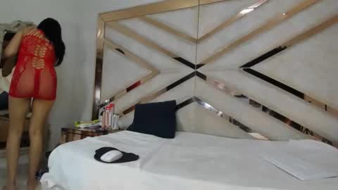 Snapshot of aurorahoney32 chatting on 05-19-26, 11:55 aurorahoney32 online show from 05-19-26, 11:55