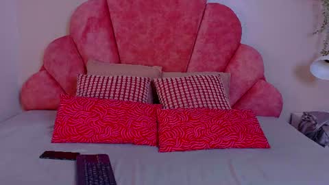 AURORA  online show from 07-07-26, 11:47