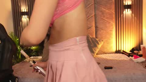 Snapshot of auroralanee chatting on 10-24-25, 08:05 aurora online show from 10-24-25, 08:05