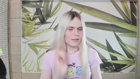 Aurora online show from 12-17-24, 05:07