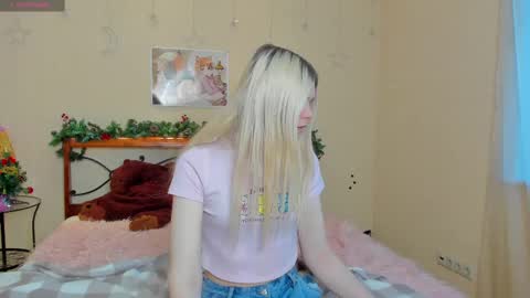 Aurora online show from 12-19-24, 08:23