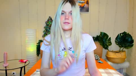 Aurora online show from 01-12-25, 02:41