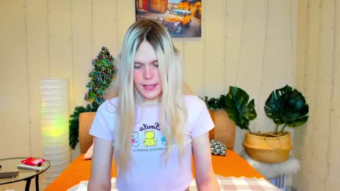 Aurora online show from 01-12-25, 11:58
