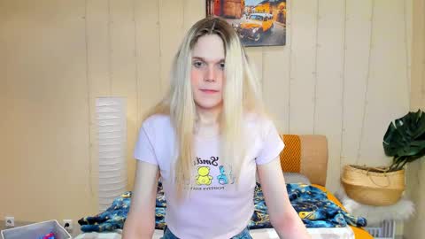 Aurora online show from 02-16-25, 04:42