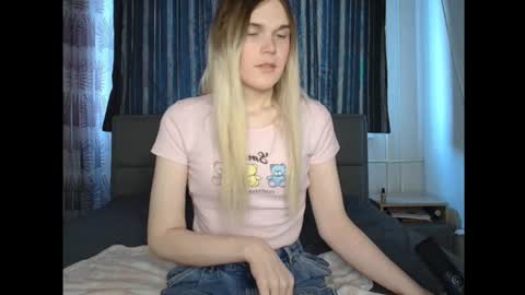 Aurora online show from 10-03-25, 10:34
