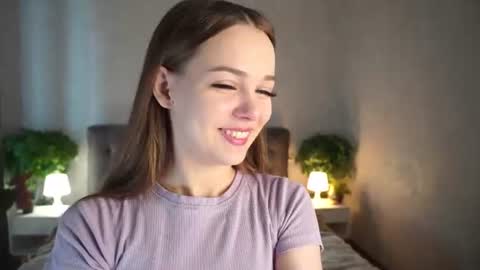 Snapshot of auroralowen chatting on 07-21-26, 06:27 Aurora online show from 07-21-26, 06:27