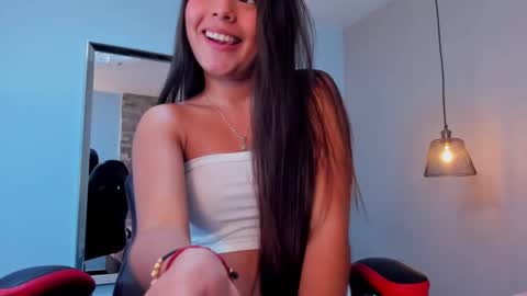 auroramartin2 online show from 03-10-25, 10:13