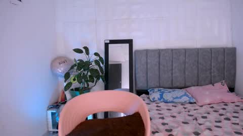 INSTAGRAM AURORA MCRY online show from 11-05-25, 06:24