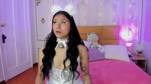 Snapshot of auroramontclair chatting on 10-02-25, 11:50 Aurora online show from 10-02-25, 11:50