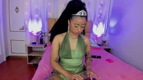 Snapshot of auroramontclair chatting on 10-31-25, 11:44 Aurora online show from 10-31-25, 11:44