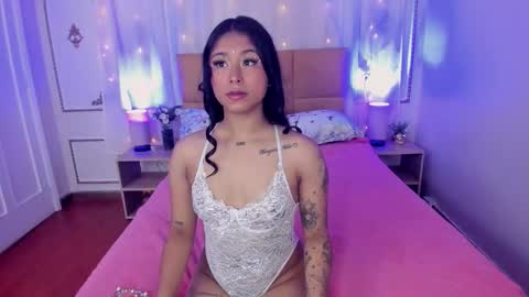 Snapshot of auroramontclair chatting on 11-13-25, 11:53 Aurora online show from 11-13-25, 11:53