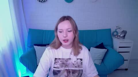 Snapshot of auroramour chatting on 10-07-25, 10:56 Aurora online show from 10-07-25, 10:56