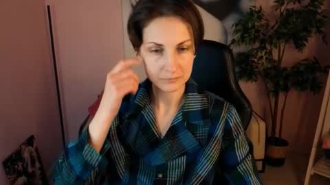 Snapshot of aurorascript chatting on 02-21-26, 06:20 Aurora online show from 02-21-26, 06:20