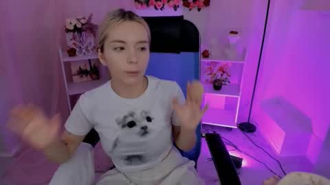 aurorawrenfield online show from 10-01-25, 04:29