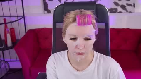 aurorawrenfield online show from 02-25-26, 04:33