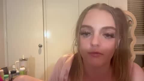 Snapshot of aussiecouple101798558 chatting on 10-30-25, 04:25 aussiecouple101798558 online show from 10-30-25, 04:25