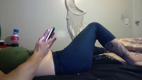 Snapshot of aussielovingxxx chatting on 12-05-24, 08:22 Milf4u online show from 12-05-24, 08:22