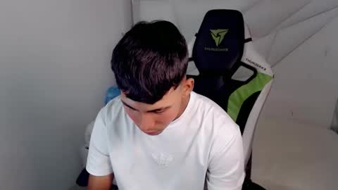 AUSTIN online show from 10-12-25, 01:54