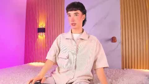 Snapshot of austin_rouse chatting on 10-16-25, 07:04 austin_rouse online show from 10-16-25, 07:04