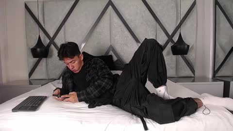 austinreeds online show from 10-01-25, 12:00