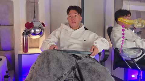 austinreeds online show from 04-07-26, 01:44