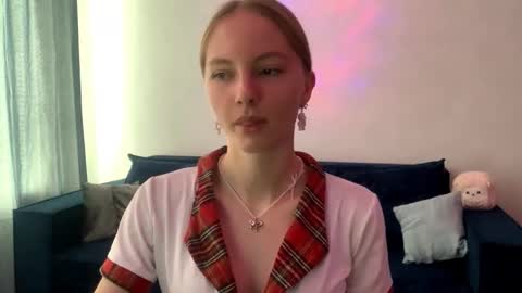 Annie online show from 09-10-25, 09:09