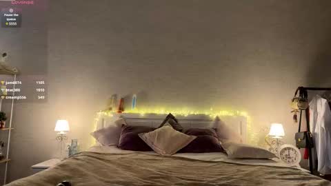 Annie online show from 03-07-26, 01:08