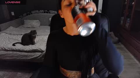 Ava online show from 12-18-25, 06:36