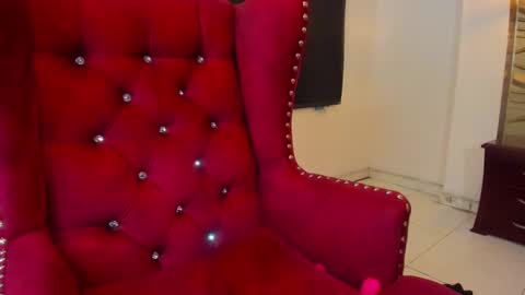 Snapshot of ava_broown chatting on 12-14-24, 09:07 online show from 12-14-24, 09:07