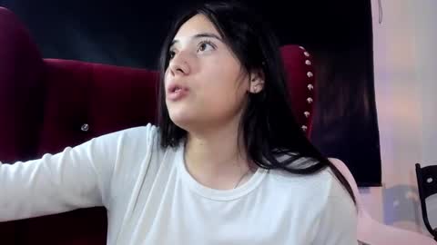 Snapshot of ava_broown chatting on 12-18-24, 05:37 online show from 12-18-24, 05:37
