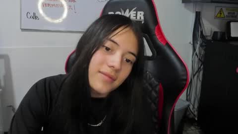 Snapshot of ava_broown chatting on 12-24-24, 09:28 online show from 12-24-24, 09:28