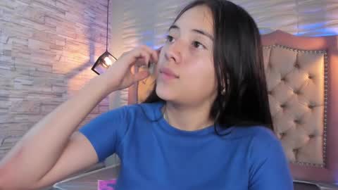 Snapshot of ava_broown chatting on 01-10-25, 04:54 online show from 01-10-25, 04:54