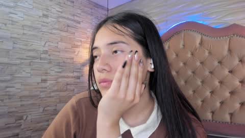 Snapshot of ava_broown chatting on 01-12-25, 01:53 online show from 01-12-25, 01:53