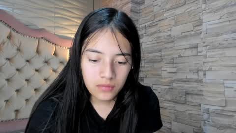 Snapshot of ava_broown chatting on 01-18-25, 05:52 online show from 01-18-25, 05:52