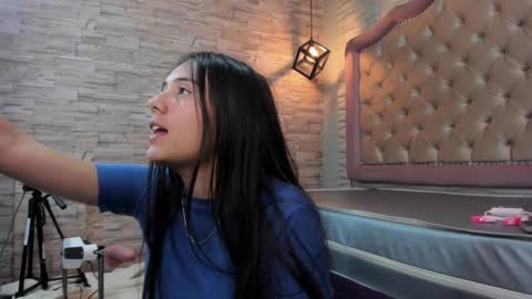 Snapshot of ava_broown chatting on 01-21-25, 03:15 online show from 01-21-25, 03:15